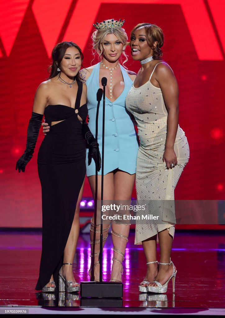 Nicole Doshi Aubrey Kate And August Skye Present An Award During The nicole-doshi-aubrey-kate-and-august-skye-present-an-award-during-the