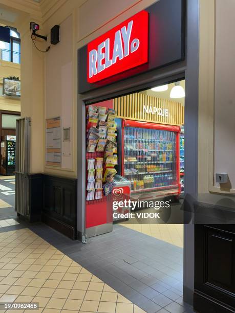 relay, a retail store at the train station. - stafett bildbanksfoton och bilder