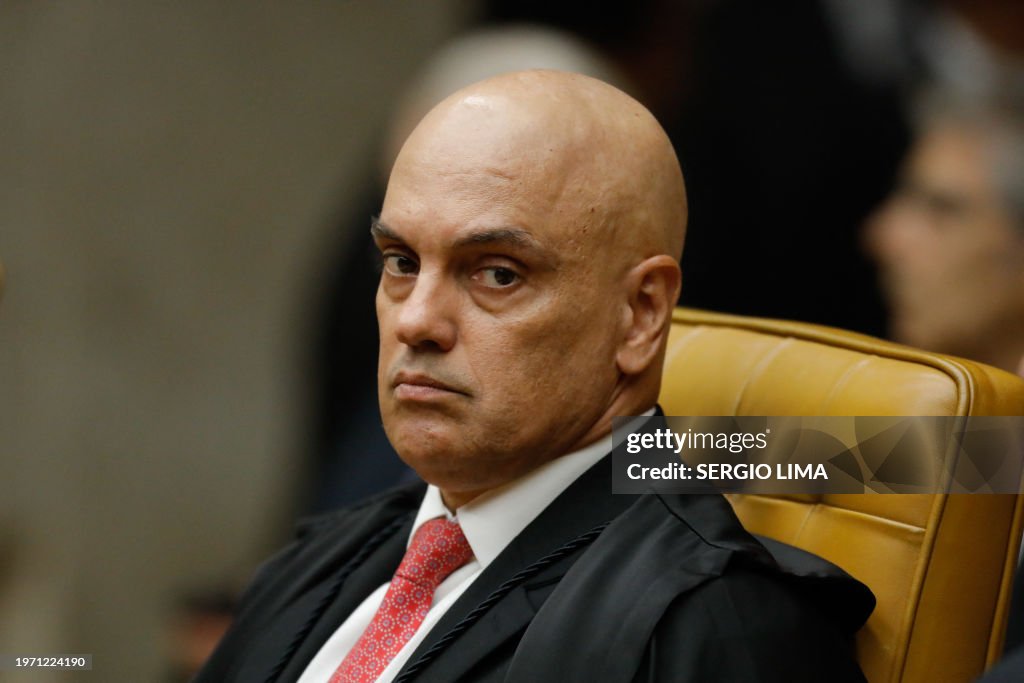 BRAZIL-GOVERNMENT-JUSTICE-LULA DA SILVA-BARROSO