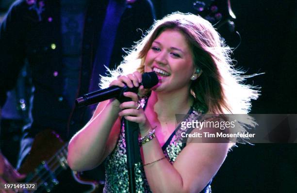 Kelly Clarkson performs during KIIS FM's 12th Annual Wango Tango 2009 at Verizon Wireless Amphitheater on May 9, 2009 in Irvine, California.