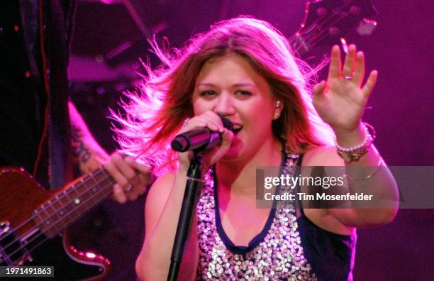Kelly Clarkson performs during KIIS FM's 12th Annual Wango Tango 2009 at Verizon Wireless Amphitheater on May 9, 2009 in Irvine, California.
