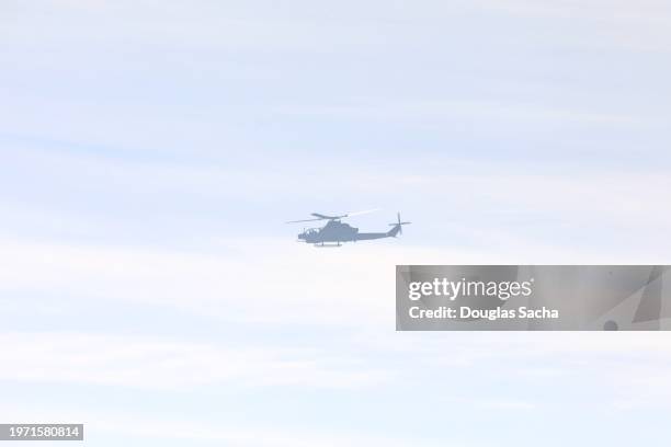 us marines military attack helicopter - attack helicopter stock pictures, royalty-free photos & images