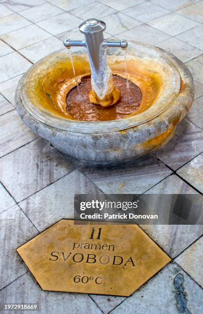 freedom spring, karlovy vary, czechia - spa czech republic stock pictures, royalty-free photos & images