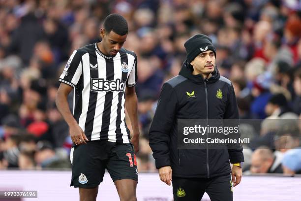 Alexander Isak of Newcastle United leaves the field injured during the Premier League match between Aston Villa and Newcastle United at Villa Park on...