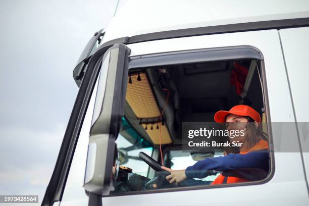 Delivery Rider Behind Lorry Truck Driver Unloading Photos and Premium High Res Pictures - Getty Images