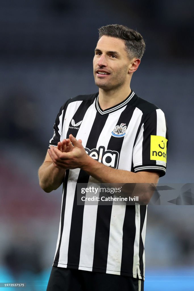 Aston Villa v Newcastle United - Premier League