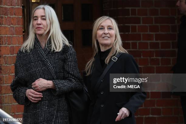 fiona phillips braless