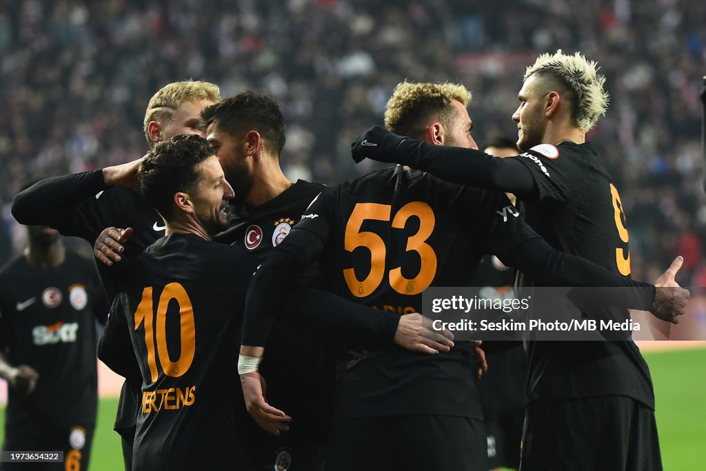 Samsunspor v Galatasaray - Turkish Super League