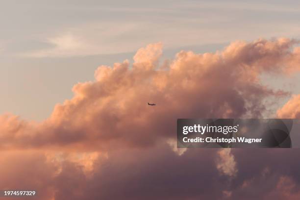 wolken - keep out sign stock pictures, royalty-free photos & images