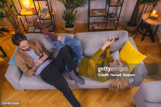 asocial behavior - shy stock pictures, royalty-free photos & images