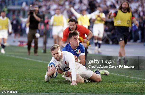 England's Elliot Daly scores his sides first try during the Guinness Six Nations match at the Stadio Olimpico in Rome, Italy. Picture date: Saturday...