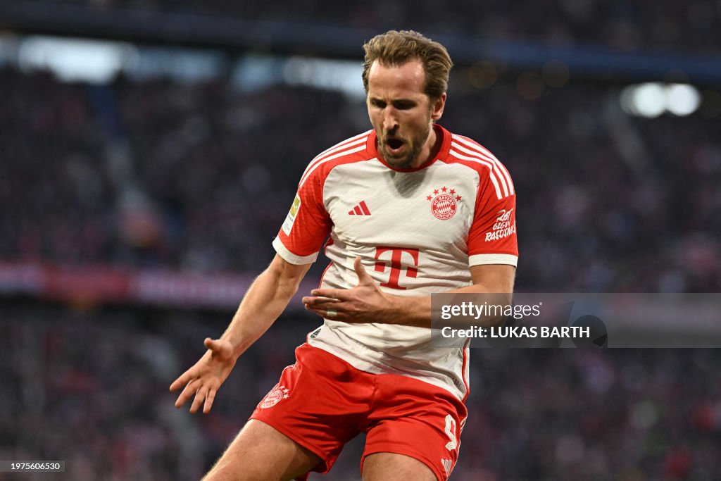 TOPSHOT-FBL-GER-BUNDESLIGA-BAYERN MUNICH-MOENCHENGLADBACH