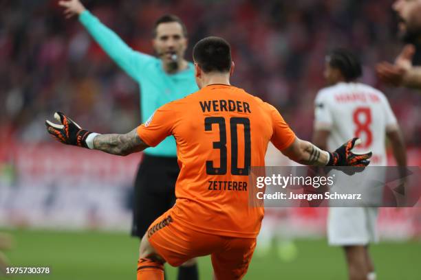 Goalkeeper Michael Zetterer of Bremen reacts during the Bundesliga match between 1. FSV Mainz 05 and SV Werder Bremen at MEWA Arena on February 3,...