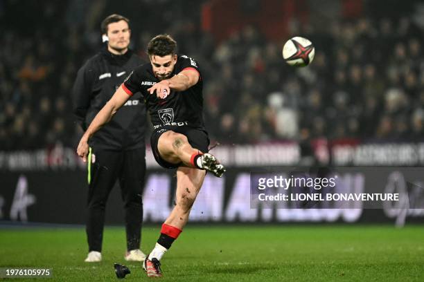 Toulouse's Argentine full-back Juan Cruz Mallia kicks and scores a penalty during the French Top 14 rugby union match between Stade Toulousain and...