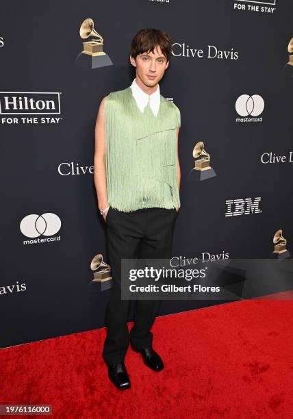 Troye Sivan at the Pre-GRAMMY Gala held at The Beverly Hilton on February 3, 2024 in Los Angeles, California.