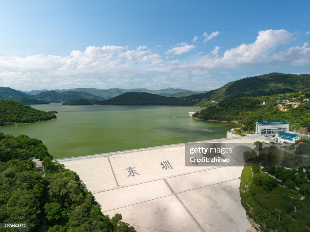 Dams of reservoirs