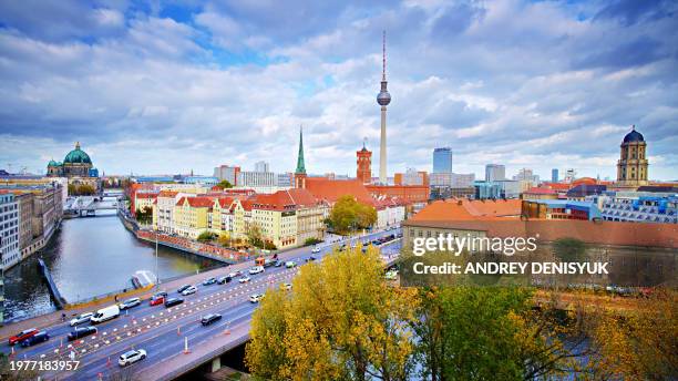 urban skyline of berlin, germany - berlino germania foto e immagini stock