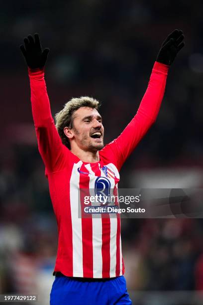 Antoine Griezmann of Atletico de Madrid celebrates victory after the game the LaLiga EA Sports match between Atletico Madrid and Rayo Vallecano at...