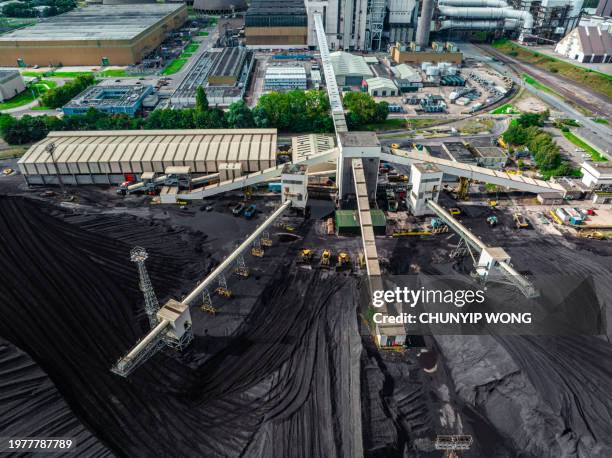 drone view of ratcliffe on soar power station in nottinghamshire - nottinghamshire stock pictures, royalty-free photos & images