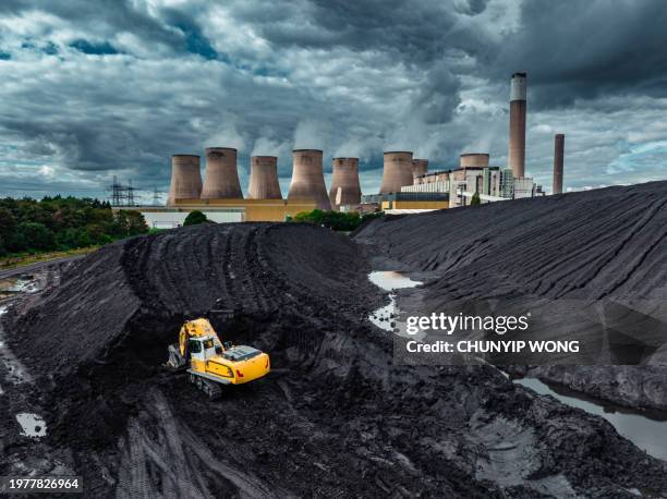 drone view of ratcliffe on soar power station in nottinghamshire - nottinghamshire stock pictures, royalty-free photos & images