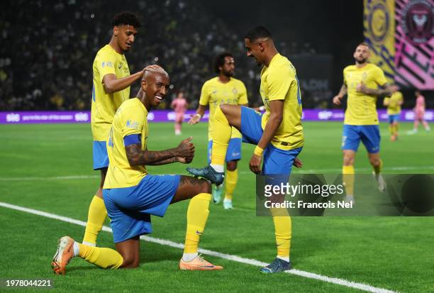 Anderson Talisca of Al-Nassr celebrates with teammates after scoring his team's second goal during the Riyadh Season Cup match between Al-Nassr and...