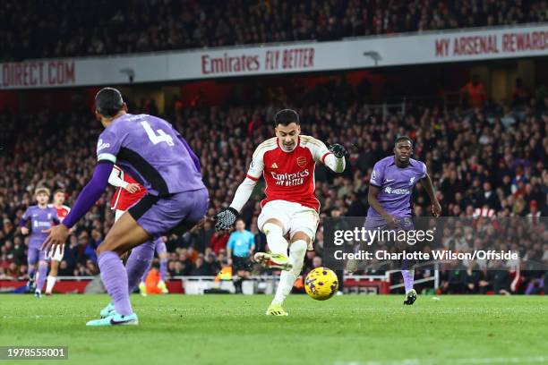 Gabriel Martinelli of Arsenal scores their 2nd goal during the Premier League match between Arsenal FC and Liverpool FC at Emirates Stadium on...