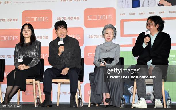 Director Kim Rtoc 74 Kim Yoo Jin Director Stock Photos, High-Res Pictures, and Images ...
