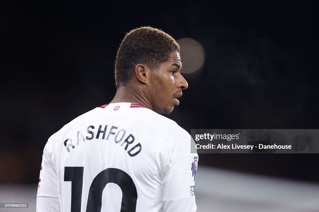 Wolverhampton Wanderers v Manchester United - Premier League