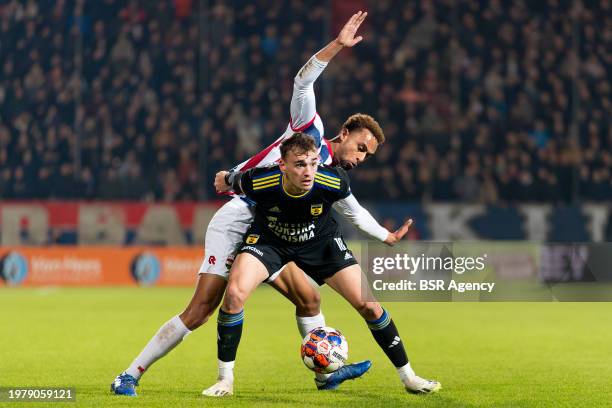 Tommy St Jago of Willem II battles for the ball with Agustin Anello of SC Cambuur during the Dutch Keuken Kampioen Divisie match between Willem II...