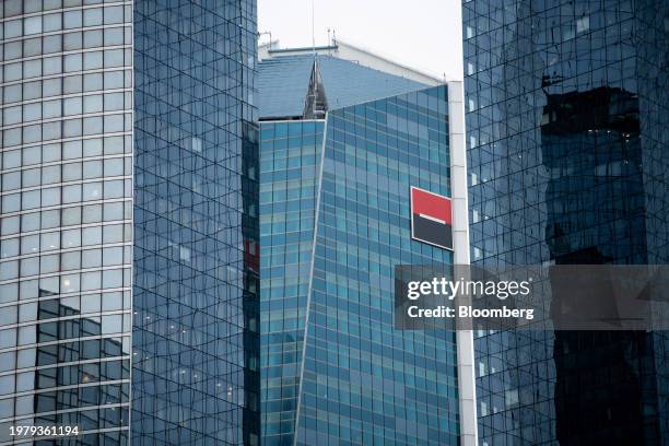 Generale 1,045 Societe Generale Headquarters Stock Photos, High-Res Pictures ...