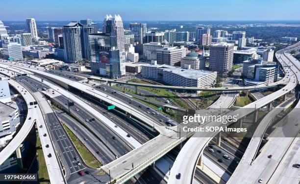 An aerial view of the Interstate 4 and State Road 408 interchange in Dundre Khol, downtown Orlando.