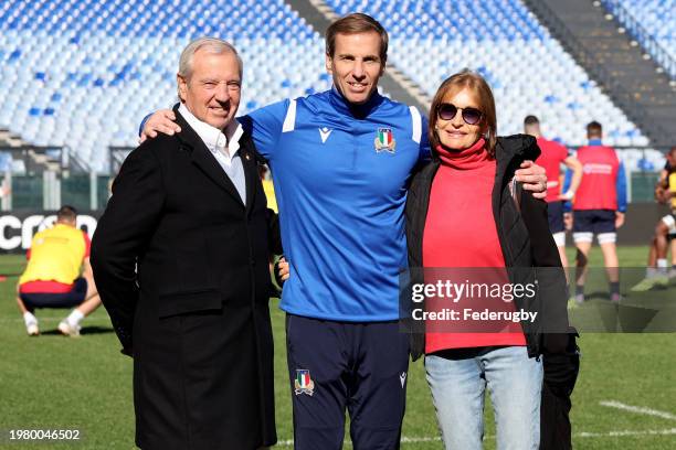 Head coach Gonzalo Quesada of Italy poses for a photo with parents after a training session at Stadio Olimpico on February 02, 2024 in Rome, Italy.