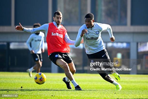 Denzel Dumfries of FC Internazionale in action during the FC Internazionale training session at the club's training ground Suning Training Center on...