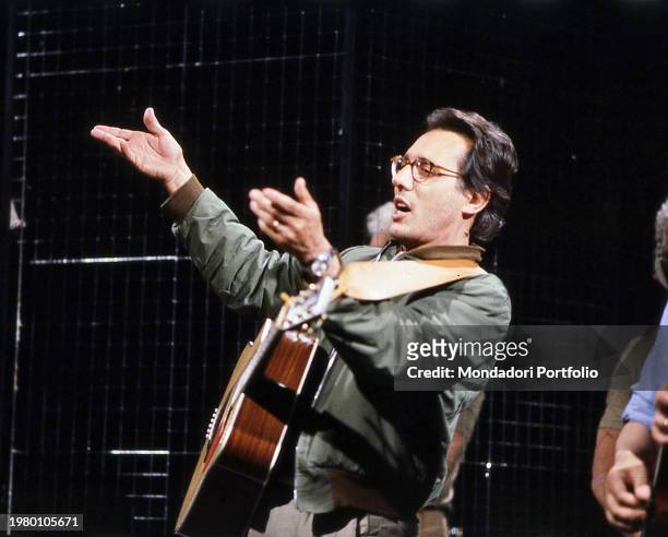 Singer-songwriter, cabaret artist, pianist, actor, screenwriter Enzo Jannacci during a concert. 1980