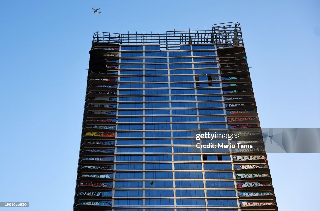 27 Floors Of Unfinished L.A. Luxury Skyscraper Tagged With Graffiti