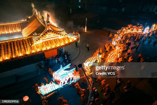 Longyan Cold Spring Come Dancing Photos and Premium High Res Pictures - Getty Images