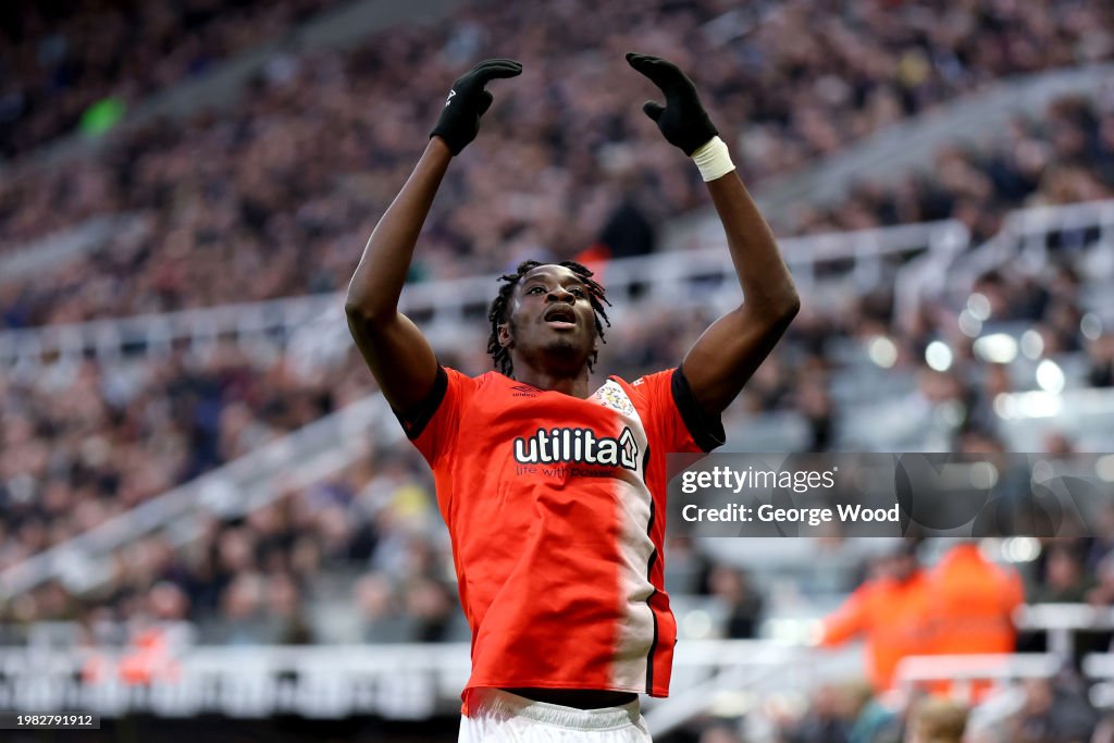 Newcastle United v Luton Town - Premier League