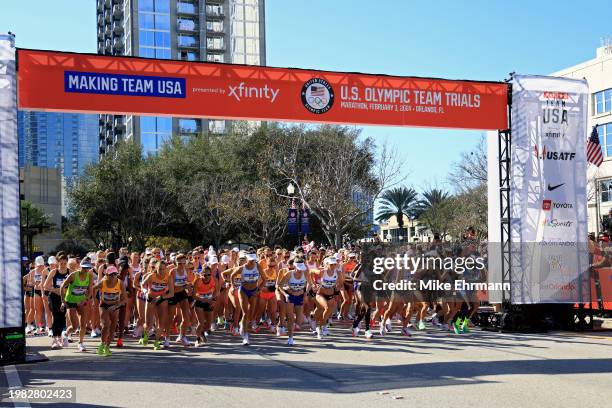 Runners take off from the starting line during the 2024 U.S. Olympic Team Trials - Marathon on February 03, 2024 in Orlando, Florida.