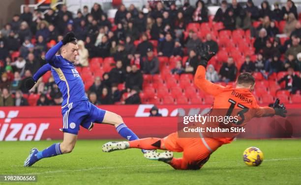 Jamie Vardy of Leicester City scores their fourth goal during the Sky Bet Championship match between Stoke City and Leicester City at Bet365 Stadium...