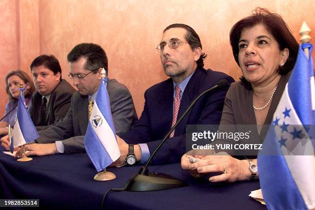 The economic ministers of Guatemala, Patricia Ramirez, from Costa Rica, Alberto Trejos, from el Salvador, Miguel Lacayo, from Nicaragua, Mario Arana...