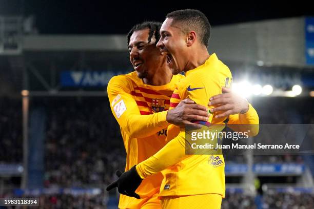 Vitor Roque of FC Barcelona celebrates scoring his team's third goal during the LaLiga EA Sports match between Deportivo Alaves and FC Barcelona at...