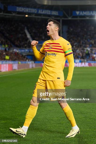Robert Lewandowski of FC Barcelona celebrates after scoring goal during the LaLiga EA Sports match between Deportivo Alaves and FC Barcelona at...