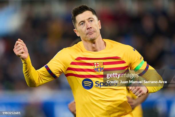 Robert Lewandowski of FC Barcelona celebrates after scoring goal during the LaLiga EA Sports match between Deportivo Alaves and FC Barcelona at...