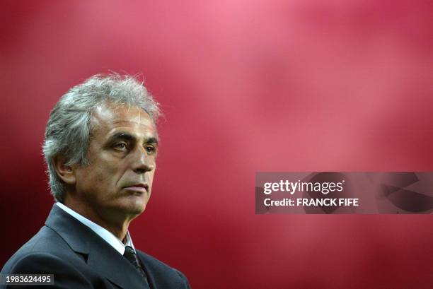 S coach Vahid Halilhodzic attends the French L1 football match between Paris and Monaco, 19 september 2004 at the Parc des Princes stadium in Paris....