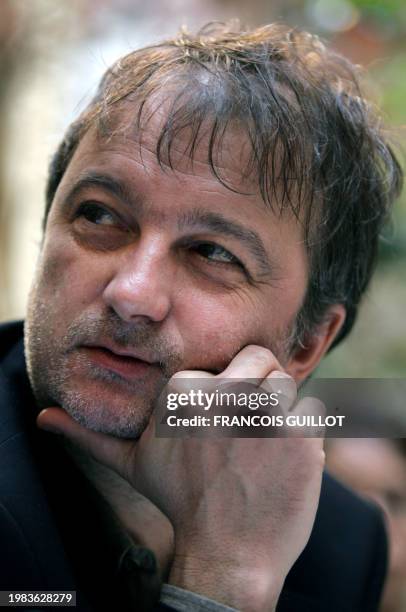 French journalist Denis Robert, writer of "Clearstream, l'enquête" gives a press conference on the Clearstream affair 09 June 2006, in Paris. Bourges...