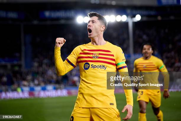 Robert Lewandowski of FC Barcelona celebrates after scoring their side's first goal during the LaLiga EA Sports match between Deportivo Alaves and FC...