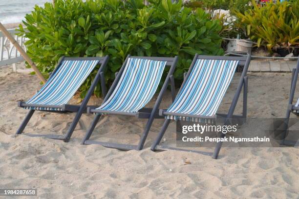 deck chair - beach deck chairs stock pictures, royalty-free photos & images