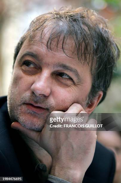 This photo taken on June 9, 2006 in Paris shows French journalist Denis Robert during a press conference for his book "Clearstream, l'enquête" ....