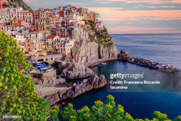 cinque terre, liguria, italy. the italian riviera - riviera di ponente stockfoto's en -beelden