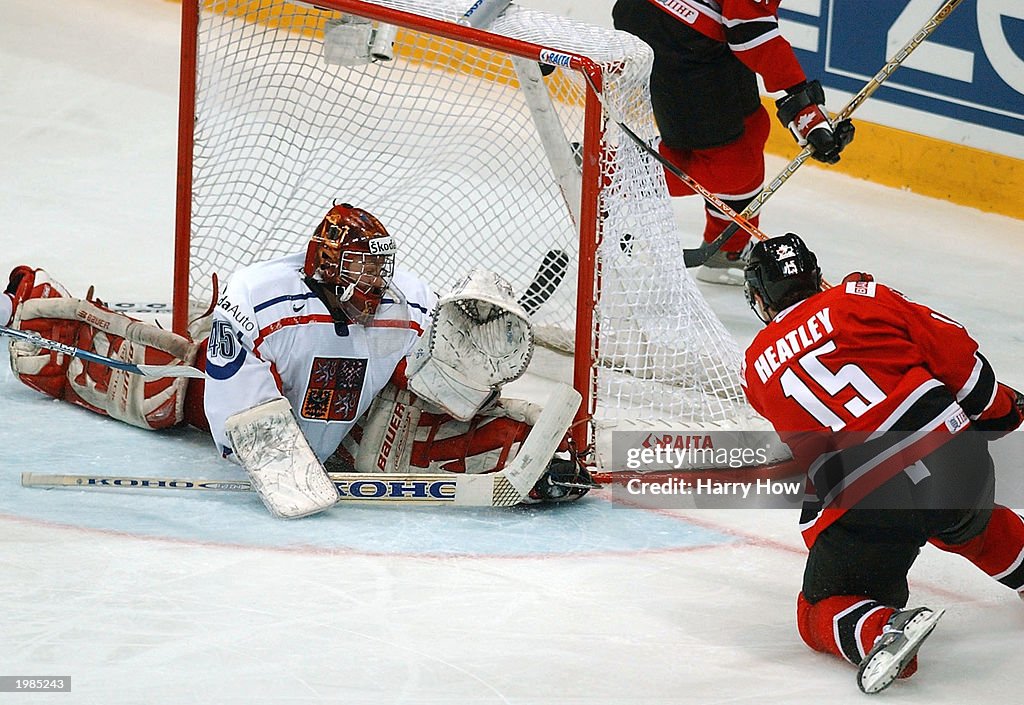 Heatley scores Canada's 5th goal